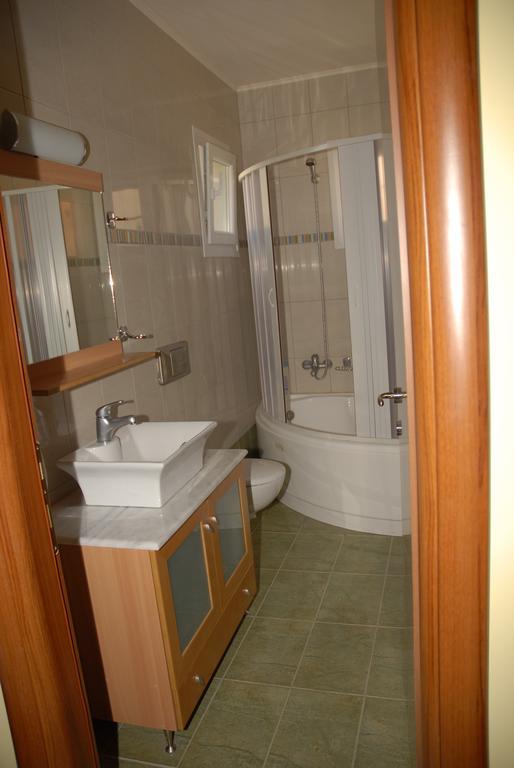 Yakinthos Garden Apartment Анаксос Екстериор снимка