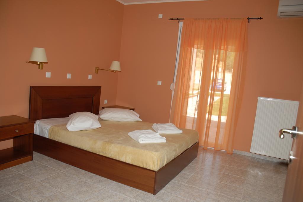 Yakinthos Garden Apartment Анаксос Екстериор снимка