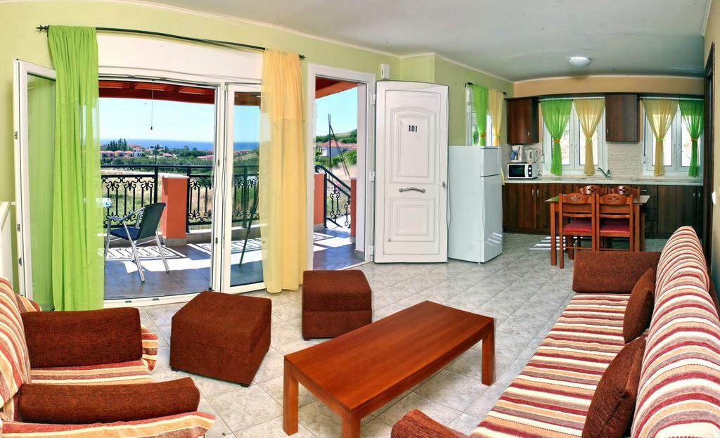 Yakinthos Garden Apartment Анаксос Екстериор снимка